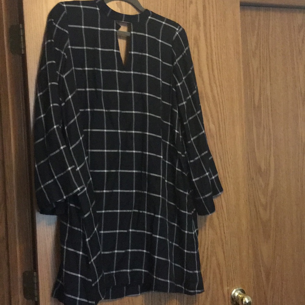 Shift dress with bell(ish) sleeves